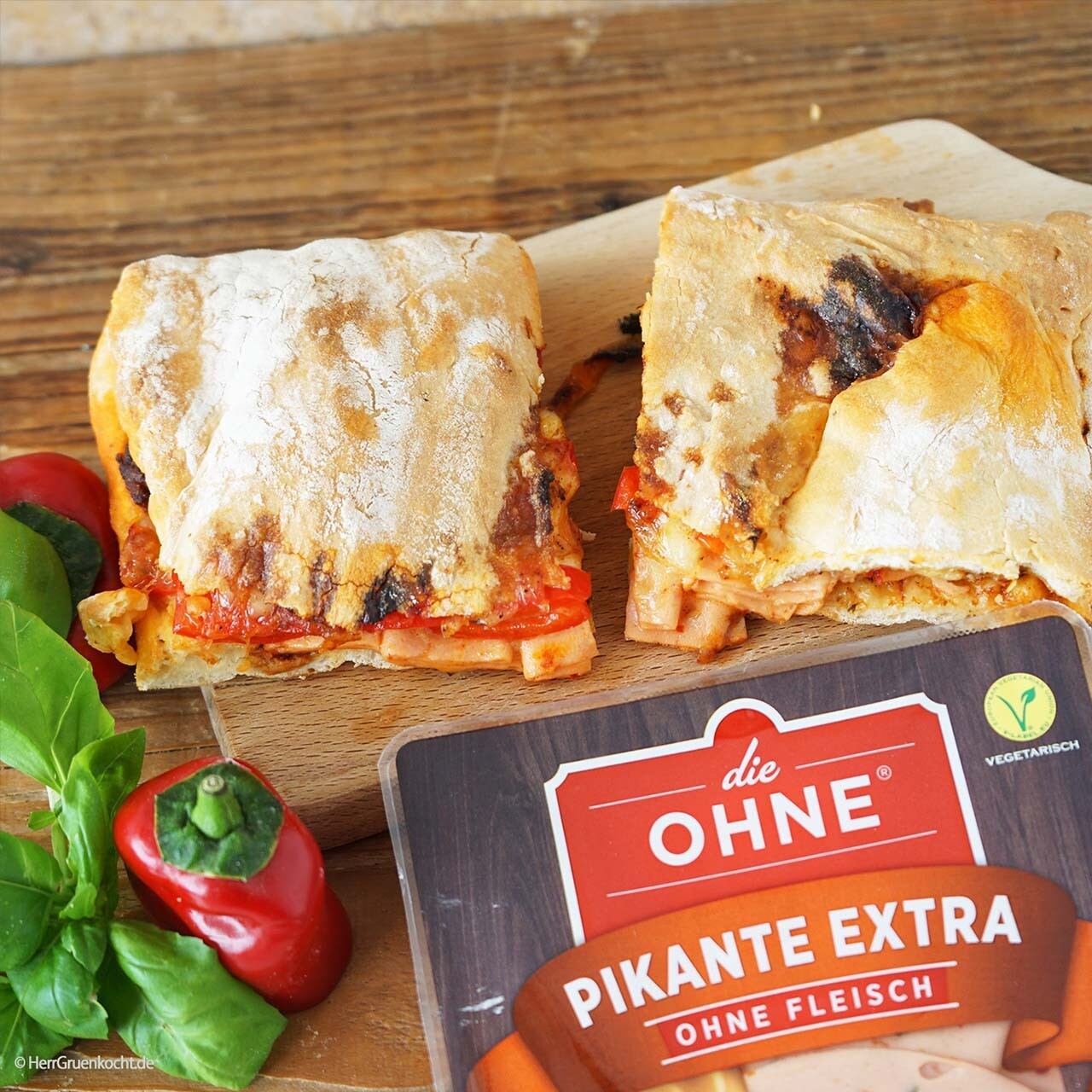 Pizza-Sandwich mexikanisch-italienischer Style mit feuriger Gewürzpaste