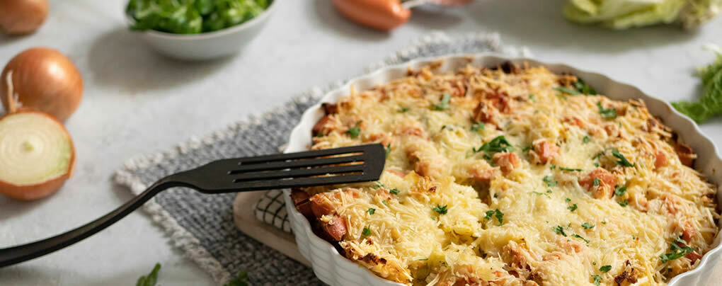 Herbstlicher Kohl-Extrawurst-Auflauf