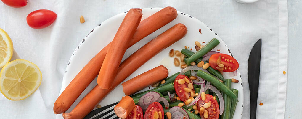 Fleischfreie Frankfurter mit knackigem Fisolensalat