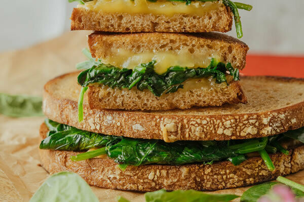 Almscheiben Sandwich mit Babyspinat